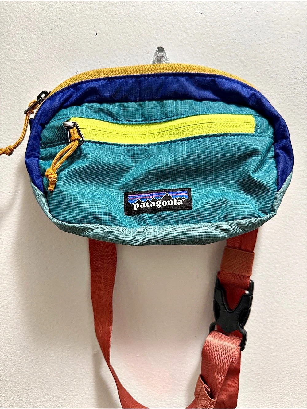 Patagonia Ultralight Black Hole Hip Pack Blue & Green